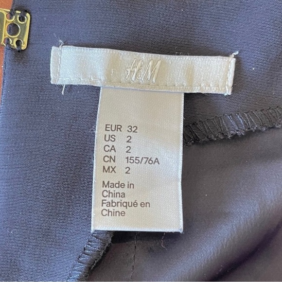 H&M ~ Blue Shift Dress with Fantastic Back Detail ~ Gold Clasp Closure ~ Size 2 - Picture 7 of 8